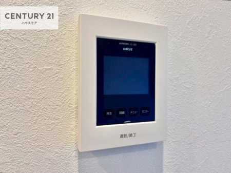 ���̑��@TV���j�^�[�t�C���^�[�t�H���������B���K�҂̊���m�F���Ă���Ή��ł��邽�߁A�h�Ɩʂɂ��z�����ꂽ���S�̐ݔ��ł��B