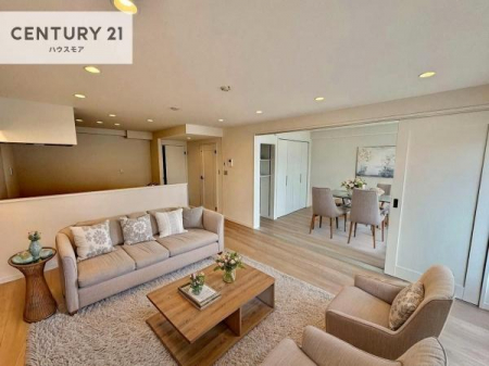 ���r���O�@�Ƌ��CG�p�[�X�ł��B�S�n�ǂ����r���O�͉Ƒ������R�ƏW�܂�܂��B�Ƒ��c�R�̎��Ԃ����������ł��B���Ƒ��ƁA����w�[���������Ԃ��߂��������ł��ˁB