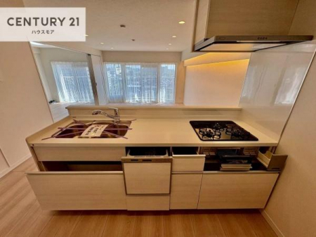 �L�b�`���@���[�X�y�[�X���[�����Ă���A�L�b�`���܂�����������ƕۂ��Ȃ���A�L�X�Ƃ��������X�y�[�X���m�ہB���K�ȍ�Ɗ��ŁA�����̂����������X���[�Y�ɂ͂��ǂ�܂��B