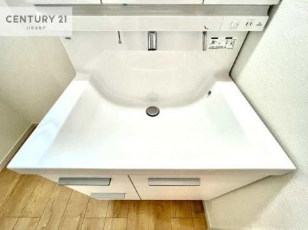 ���ʑ�E���ʏ��@�[�����ʑ�{�E���́A�������˂ɂ����̂ł�����ꂪ�y�X�I���������ۂĂ܂��I
�L���C�Ȑ��ʏ��Ŏ��������̃��`�x�[�V�������オ��܂��ˁI