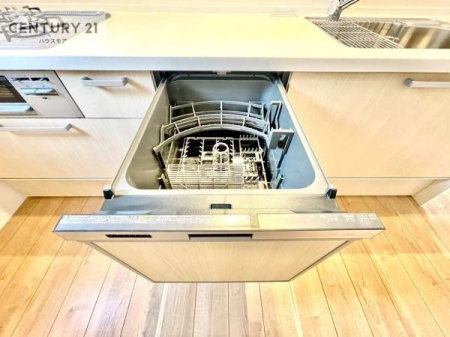 �L�b�`���@�H��@�t���̃L�b�`���ł��I�Z���������r��h�~�Ƃ��đ�ϊ��􂷂�֗��Ȏd�l�ł��I�r���g�C���Ȃ̂ŃL�b�`���̏ꏊ����炸�����X�y�[�X���L���g�����Ƃ��o���܂��I