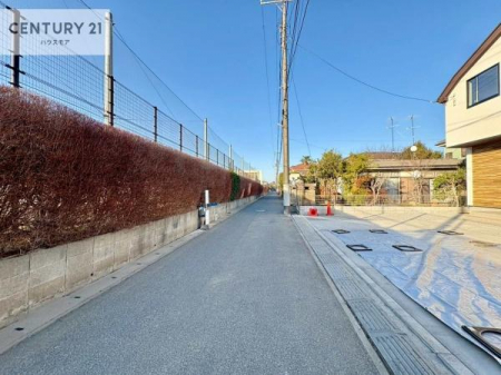 ���̑����n�@�O�ʓ��H4���I�z����ǍD�ȗ��n�ł��B
�Ԍɓ��ꂪ���ȕ������S�ł��ˁB