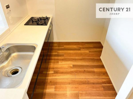 �L�b�`���@��Ƃ肠�钲���X�y�[�X�ō�Ƃ����₷�����K�ȃL�b�`���ł��I
���q�l�ƈꏏ�ɂ��َq������y���߂�L�X�X�y�[�X�ł��B�y�����������ԂɂȂ肻���ł��ˁI