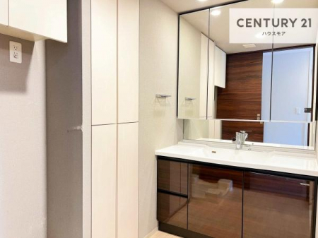 ���ʑ�E���ʏ��@�O�ʋ��d�l�̐��ʏ��́A�g�����Ȃ݂����₷������I���͎��[�ɂȂ��Ă��܂��B�h���C���[�₨���ϓ����Еt������̂Ő��ʑ������X�b�L���ƌ����邱�Ƃ��o���܂��I