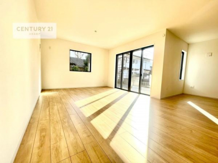 ���r���O�@�傫�ȑ����炽���Ղ�̗z���������閾�邢���r���O�B�J�����̂��郊�r���O�ŉƑ��c���̂��났�̎��Ԃ��߂����܂��I�����̂����w�\�ł��I���񌻒n�ŗz������Ȃǂ��̊����������܂��I