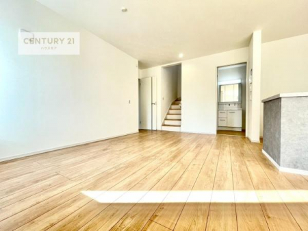 ���r���O�@��؂ȉƑ����W�܂邩�炱��LDK�ɂ͂�����肽���B
�q�����������C�ɏ΂��Ȃ��瑖�����Ă���p�����������u�L���Ƃɂ��ėǂ������v�Ǝv���u�Ԃł��B