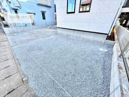 ���ԏ�@���ԃX�y�[�X��3�䕪����܂��I�Z�J���h�J�[�͂������A�o�C�N�⎩�]�ԂȂǂ��u���ꏊ�ɍ���܂���B