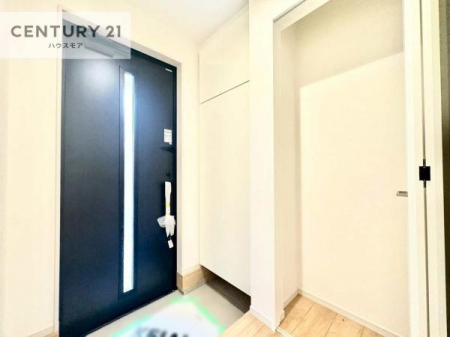 ���ց@�V���[�Y�{�b�N�X�t���Ȃ̂ŁA���ւ��Еt�����|�������₷���ł��I
�X�b�L���������ւŌ˂��J�����u�ԁA�������̂���S�n������Ԃ��o�}���Ă���܂��B
