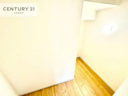 ���[�@�E�H�[�N�C���N���[�[�b�g�t���ł��B��������̂��m���Ȃǂ����[���Ă��������ł��ˁI���ɂ���@�������ȂǋG�ߕ��̑傫�ȉƓd�����[�ł��܂��B