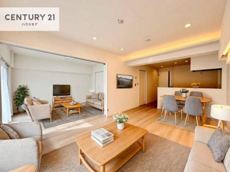 ���r���O�@�Ƌ��CG�p�[�X�ł��B�J�����̂���L�XLDK�I�\�t�@�[��_�C�j���O�e�[�u����u���Ă������ɂȂ�Ȃ��̂ŉ��K�ɉ߂����܂��I�R�~���j�P�[�V���������₷�����r���O�ł��I