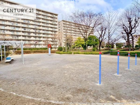 ���̑����p���@�~�n���Ɍ���������A�����Ȃ��q�l���̂т̂їV�ׂ���S�̏Z���B
�����̂�����Ƃ����O�V�т₨�U���ɂ��֗��ŁA���Ƒ��̂ӂꂠ���̎��Ԃ����R�Ƒ����܂��B