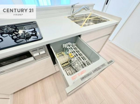 �L�b�`���@�H��@�t���̃L�b�`���ł��I�Z���������r��h�~�Ƃ��đ�ϊ��􂷂�֗��Ȏd�l�ł��I�r���g�C���Ȃ̂ŃL�b�`���̏ꏊ����炸�����X�y�[�X���L���g�����Ƃ��o���܂��I