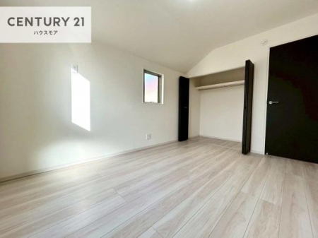 �m���@���邭���ʂ��̗ǂ������ł��B�u�V���v���v�Ƀf�U�C�����ꂽ�����B���R�x�������̂ŉƋ�⃌�C�A�E�g�ł��D�݂̋�Ԃ�n��グ���܂��B�����x�A���n�ɂĂ��m�F���������B