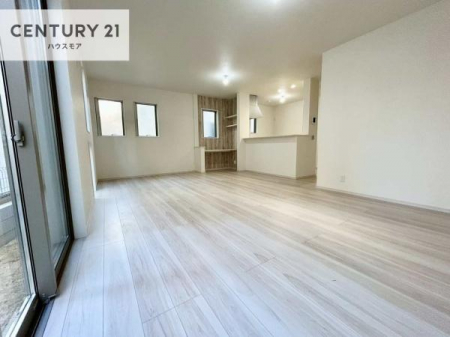 ���r���O�@�D�����z���܂肪���r���O����ł���ċ��S�n�̗ǂ���Ԃ����o���Ă���܂��I
���났�̎��Ԃ��߂����܂��I