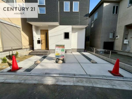 ���ԏ�@���ԃX�y�[�X��2�䕪����܂��I�Z�J���h�J�[�͂������A�o�C�N�⎩�]�ԂȂǂ��u���ꏊ�ɍ���܂���B