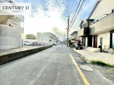 ���̑����n�@�O�ʓ��H4���I�z����ǍD�ȗ��n�ł��B
�Ԍɓ��ꂪ���ȕ������S�ł��ˁB