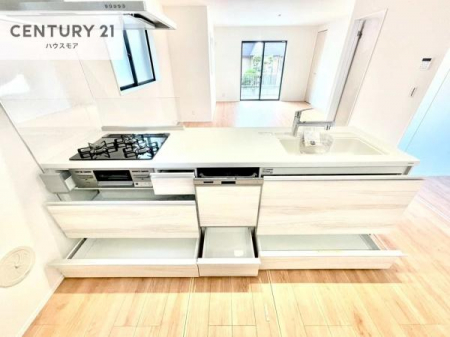 �L�b�`���@���[�X�y�[�X���[�����Ă���A�L�b�`���܂�����������ƕۂ��Ȃ���A�L�X�Ƃ��������X�y�[�X���m�ہB���K�ȍ�Ɗ��ŁA�����̂����������X���[�Y�ɂ͂��ǂ�܂��B