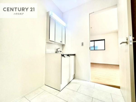 ���ʑ�E���ʏ��@�O�ʋ��d�l�̐��ʏ��́A�g�����Ȃ݂����₷������I���͎��[�ɂȂ��Ă��܂��B�h���C���[�₨���ϓ����Еt������̂Ő��ʑ������X�b�L���ƌ����邱�Ƃ��o���܂��I