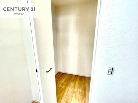 ���[�@�E�H�[�N�C���N���[�[�b�g�t���ł��B��������̂��m���Ȃǂ����[���Ă��������ł��ˁI���ɂ���@�������ȂǋG�ߕ��̑傫�ȉƓd�����[�ł��܂��I