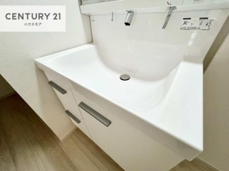 ���ʑ�E���ʏ��@�[�����ʑ�{�E���́A�������˂ɂ����̂ł�����ꂪ�y�X�I���������ۂĂ܂��I
�L���C�Ȑ��ʏ��Ŏ��������̃��`�x�[�V�������オ��܂��ˁI