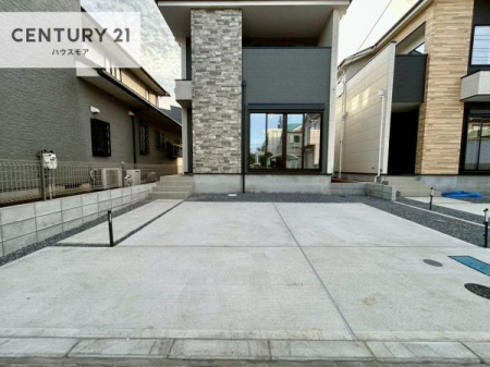 ���ԏ�@���ԃX�y�[�X��2�䕪����܂��I�Z�J���h�J�[�͂������A�o�C�N�⎩�]�ԂȂǂ��u���ꏊ�ɍ���܂���B