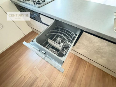 �L�b�`���@�H��@�t���̃L�b�`���ł��I�Z���������r��h�~�Ƃ��đ�ϊ��􂷂�֗��Ȏd�l�ł��I�r���g�C���Ȃ̂ŃL�b�`���̏ꏊ����炸�����X�y�[�X���L���g�����Ƃ��o���܂��I