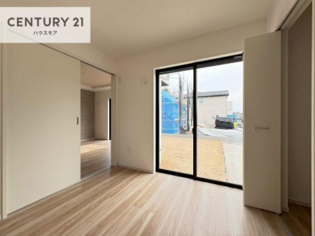 ���r���O�ȊO�̋����@���r���O�Ɨאڂ����m���ł��I�Ǝ��̋x�e�X�y�[�X��L�b�Y�X�y�[�X�Ƃ��Ċ��p����̂��悳�����ł��ˁI
���[���t���Ă��܂��I