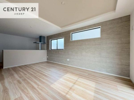 ���r���O�@�D�����z���܂肪���r���O����ł���ċ��S�n�̗ǂ���Ԃ����o���Ă���܂��I
���났�̎��Ԃ��߂����܂��I