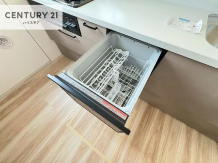 �L�b�`���@�H��@�t���̃L�b�`���ł��I�Z���������r��h�~�Ƃ��đ�ϊ��􂷂�֗��Ȏd�l�ł��I�r���g�C���Ȃ̂ŃL�b�`���̏ꏊ����炸�����X�y�[�X���L���g�����Ƃ��o���܂��I