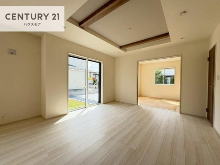 ���r���O�@�D�����z���܂肪���r���O����ł���ċ��S�n�̗ǂ���Ԃ����o���Ă���܂��I
���났�̎��Ԃ��߂����܂��I