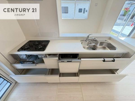 �L�b�`���@���[�X�y�[�X���[�����Ă���A�L�b�`���܂�����������ƕۂ��Ȃ���A�L�X�Ƃ��������X�y�[�X���m�ہB���K�ȍ�Ɗ��ŁA�����̂����������X���[�Y�ɂ͂��ǂ�܂��B