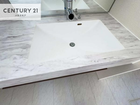 ���ʑ�E���ʏ��@�[�����ʑ�{�E���́A�������˂ɂ����̂ł�����ꂪ�y�X�I���������ۂĂ܂��I
�L���C�Ȑ��ʏ��Ŏ��������̃��`�x�[�V�������オ��܂��ˁI