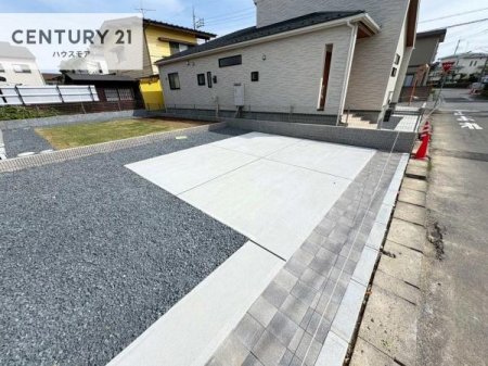 ���ԏ�@���ԃX�y�[�X��2�䕪����܂��I�Z�J���h�J�[�͂������A�o�C�N�⎩�]�ԂȂǂ��u���ꏊ�ɍ���܂���B