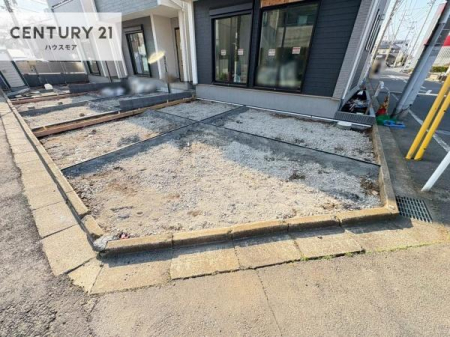 ���ԏ�@���ԃX�y�[�X��2�䕪����܂��I�Z�J���h�J�[�͂������A�o�C�N�⎩�]�ԂȂǂ��u���ꏊ�ɍ���܂���B