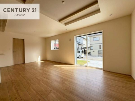 ���r���O�@��؂ȉƑ����W�܂邩�炱��LDK�ɂ͂�����肽���B
�q�����������C�ɏ΂��Ȃ��瑖�����Ă���p�����������u�L���Ƃɂ��ėǂ������v�Ǝv���u�Ԃł��B