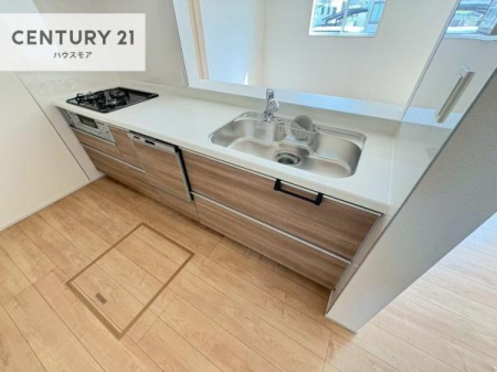 �L�b�`���@��l�C�̑Ζʎ��V�X�e���L�b�`�����̗p���Ă��܂��I���Ƒ��̃R�~���j�P�[�V���������R�Ƒ�����݌v�ł��B
���q�l�ɂ��ڂ��͂��̂Ŋ������ł��ˁB���[�͂�����܂��I