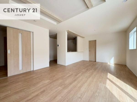 ���r���O�@�S�n�ǂ����r���O�͉Ƒ������R�ƏW�܂�܂��B�Ƒ��c�R�̎��Ԃ����������ł��B���Ƒ��ƁA����w�[���������Ԃ��߂��������ł��ˁB