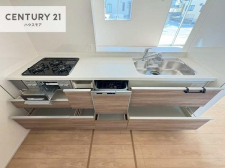 �L�b�`���@���[�X�y�[�X���[�����Ă���A�L�b�`���܂�����������ƕۂ��Ȃ���A�L�X�Ƃ��������X�y�[�X���m�ہB���K�ȍ�Ɗ��ŁA�����̂����������X���[�Y�ɂ͂��ǂ�܂��B