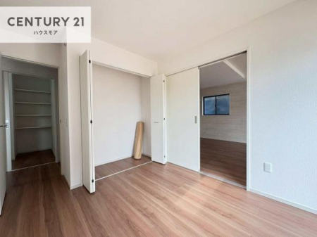 ���r���O�ȊO�̋����@���r���O�Ɨאڂ����m���ł��I�Ǝ��̋x�e�X�y�[�X��L�b�Y�X�y�[�X�Ƃ��Ċ��p����̂��悳�����ł��ˁI
���[���t���Ă��܂��I