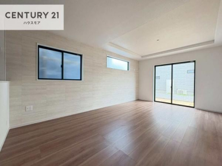 ���r���O�@�D�����z���܂肪���r���O����ł���ċ��S�n�̗ǂ���Ԃ����o���Ă���܂��I
���났�̎��Ԃ��߂����܂��I