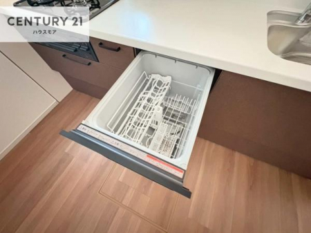 �L�b�`���@�H��@�t���̃L�b�`���ł��I�Z���������r��h�~�Ƃ��đ�ϊ��􂷂�֗��Ȏd�l�ł��I�r���g�C���Ȃ̂ŃL�b�`���̏ꏊ����炸�����X�y�[�X���L���g�����Ƃ��o���܂��I