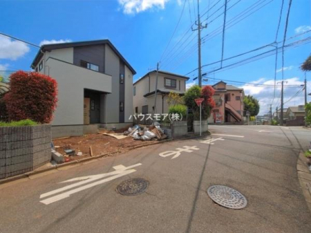 ���̑����n�@�O�ʓ��H6���I�z����ǍD�ȗ��n�ł��B
�Ԍɓ��ꂪ���ȕ������S�ł��ˁB