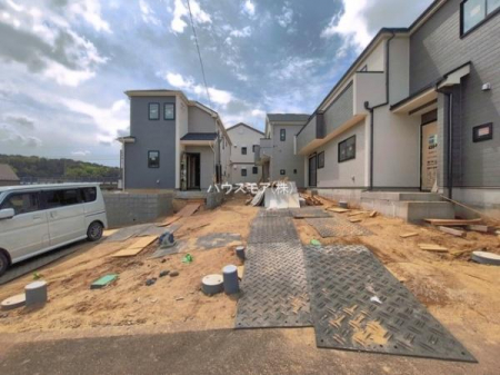 ���ԏ�@���ԃX�y�[�X��2�䕪����܂��I�Z�J���h�J�[�͂������A�o�C�N�⎩�]�ԂȂǂ��u���ꏊ�ɍ���܂���B