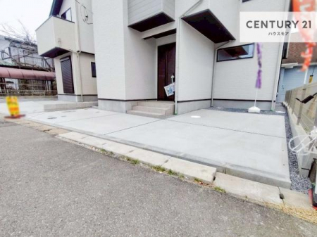 ���ԏ�@���ԃX�y�[�X��2�䕪����܂��I�Z�J���h�J�[�͂������A�o�C�N�⎩�]�ԂȂǂ��u���ꏊ�ɍ���܂���B