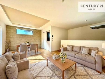 ���r���O�@�Ƌ��CG�p�[�X�ł��B�S�n�ǂ����r���O�͉Ƒ������R�ƏW�܂�܂��B�Ƒ��c�R�̎��Ԃ����������ł��B���Ƒ��ƁA����w�[���������Ԃ��߂��������ł��ˁB