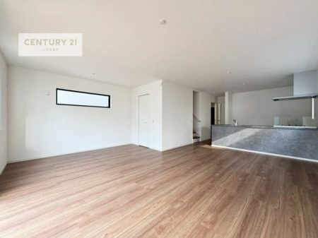 ���r���O�@��؂ȉƑ����W�܂邩�炱��LDK�ɂ͂�����肽���B
�q�����������C�ɏ΂��Ȃ��瑖�����Ă���p�����������u�L���Ƃɂ��ėǂ������v�Ǝv���u�Ԃł��B