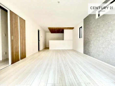 ���r���O�@�J�����̂���L�XLDK�I�\�t�@�[��_�C�j���O�e�[�u����u���Ă������ɂȂ�Ȃ��̂ŉ��K�ɉ߂����܂��I�R�~���j�P�[�V���������₷�����r���O�ł��I