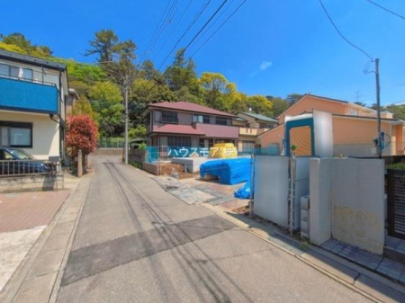 ���̑����n�@�O�ʓ��H4���I�z����ǍD�ȗ��n�ł��B
�Ԍɓ��ꂪ���ȕ������S�ł��ˁB