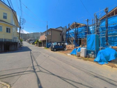 ���̑����n�@�O�ʓ��H6���I�z����ǍD�ȗ��n�ł��B
�Ԍɓ��ꂪ���ȕ������S�ł��ˁB