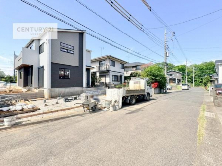 ���̑����n�@�O�ʓ��H��6���I�z����ǍD�ȗ��n�ł��B
�Ԍɓ��ꂪ���ȕ������S�ł��ˁB